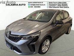 Grigio Nuova 2025 Renault Clio V Evolution Tre volumi | 18.500 € (Buon prezzo)