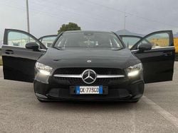 Nero Usata 2022 Mercedes A160 Business Tre volumi | 23.000 € (Buon prezzo)