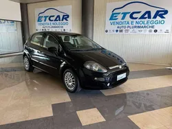 Nero Usata 2012 Fiat Punto Lounge Due volumi | 4890 € (Buon prezzo)
