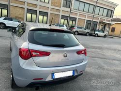Grigio Usata 2016 Alfa Romeo Giulietta Tre volumi | 9000 € (Buon prezzo)