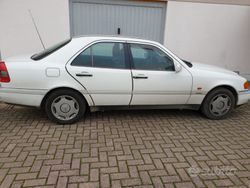 Bianco Usata 1995 Mercedes C180 Elegance Due volumi | 3500 €