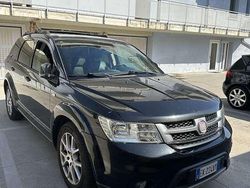 Usata 2012 Fiat Freemont Urban SUV | 7200 € (Cara)