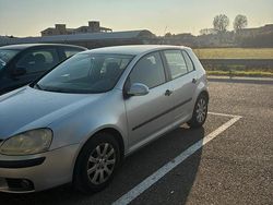 Grigio Usata 2007 VW Golf V Tre volumi | 2500 € (Buon prezzo)