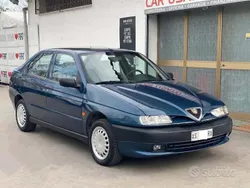 Blu/azzurro Usata 1997 Alfa Romeo 146 Tre volumi | 2600 € (Buon prezzo)