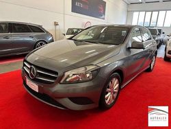 Argento Usata 2015 Mercedes A180 Tre volumi | 10.500 € (Buon prezzo)
