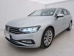 Grigio Usata 2020 VW Passat Business Station wagon | 17.790 € (Buon prezzo)