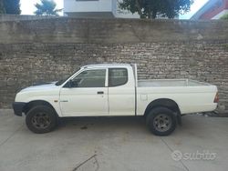 Bianco Usata 2000 Mitsubishi L200 Pick-up | 7500 €