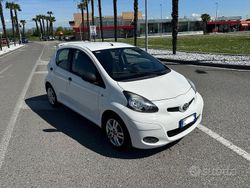 Bianco Usata 2012 Toyota Aygo Connect Style Due volumi | 4250 € (Buon prezzo)