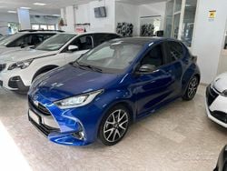 Blu Usata 2021 Toyota Yaris Hybrid Lounge Tre volumi | 21.300 € (Molto cara)