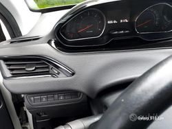 Bianco Usata 2015 Peugeot 208 Due volumi | 5000 € (Ottimo prezzo)