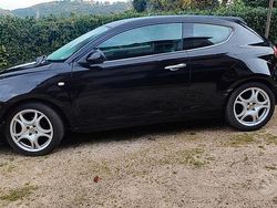 Nero Usata 2010 Alfa Romeo MiTo Due volumi | 3000 €