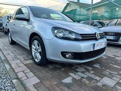 Grigio Usata 2010 VW Golf VI Comfortline Tre volumi | 4500 € (Buon prezzo)
