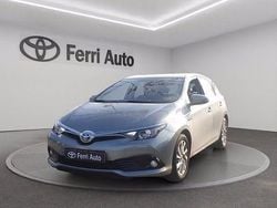 Grigio Usata 2016 Toyota Auris Hybrid Active Tre volumi | 10.900 € (Buon prezzo)
