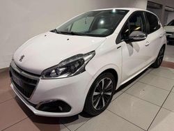 Other Usata 2019 Peugeot 208 Signature Sky Due volumi | 9900 € (Ottimo prezzo)
