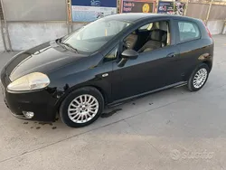 Usata 2006 Fiat Grande Punto Sport Due volumi | 950 € (Super prezzo)