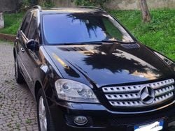 Nero Usata 2006 Mercedes ML320 SUV | 6500 € (Buon prezzo)
