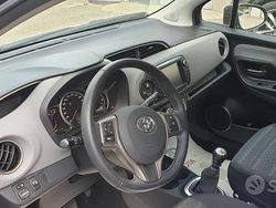 Usata 2015 Toyota Yaris Due volumi | 8000 € (Ottimo prezzo)