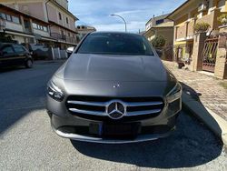 Grigio Usata 2020 Mercedes B180 Monovolume | 23.000 € (Buon prezzo)