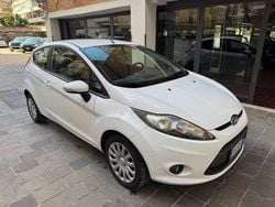Bianco Usata 2011 Ford Fiesta Titanium Due volumi | 3450 € (Ottimo prezzo)