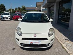 Bianco Usata 2015 Fiat Punto Tre volumi | 6400 € (Molto cara)