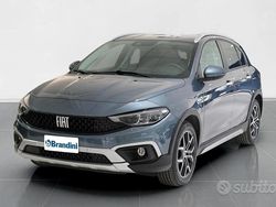 Blu Usata 2022 Fiat Tipo Cross Tre volumi | 16.314 € (Buon prezzo)