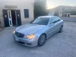 Argento Usata 2007 Mercedes CLK220 Avantgarde Coupé | 3950 € (Molto cara)
