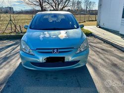 Verde Usata 2001 Peugeot 307 Tre volumi | 1500 € (Buon prezzo)