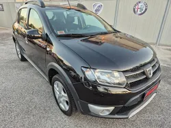 Nero Usata 2015 Dacia Sandero Stepway Due volumi | 5990 € (Ottimo prezzo)