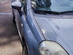 Grigio Usata 2009 Fiat Grande Punto Dynamic Due volumi | 3000 € (Buon prezzo)