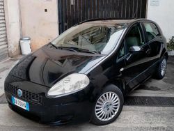 Nero Usata 2007 Fiat Grande Punto Due volumi | 3500 € (Cara)