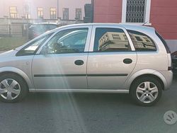 Grigio Usata 2010 Opel Meriva Monovolume | 6500 € (Molto cara)