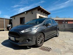 Grigio Usata 2016 Ford Fiesta ST-Line Due volumi | 8700 € (Buon prezzo)