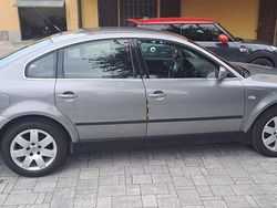 Usata 2003 VW Passat Comfortline Tre volumi | 2000 €
