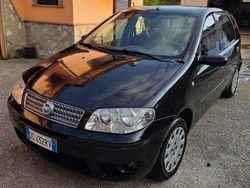 Nero Usata 2007 Fiat Punto Classica Tre volumi | 900 € (Ottimo prezzo)