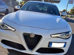 Bianco Usata 2016 Alfa Romeo Giulia Super Tre volumi | 19.000 € (Buon prezzo)