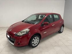 Rosso Usata 2010 Renault Clio II Tre volumi | 3900 € (Buon prezzo)