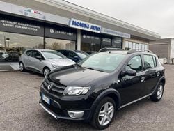 Nero Usata 2016 Dacia Sandero Stepway Tre volumi | 6900 € (Buon prezzo)