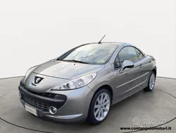 Grigio scuro Usata 2008 Peugeot 207 CC Roland Garros Cabrio | 6500 € (Buon prezzo)