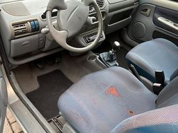 Grigio Usata 2003 Renault Twingo Due volumi | 1200 €