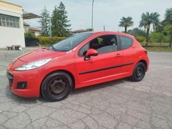 Rosso Usata 2010 Peugeot 207 Tre volumi | 2900 € (Buon prezzo)