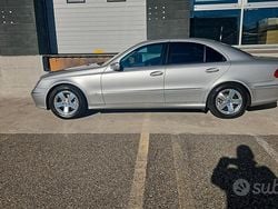 Grigio Usata 2003 Mercedes E240 Avantgarde Tre volumi | 5000 €