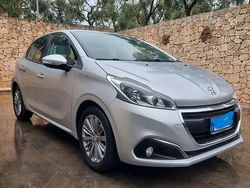 Grigio Usata 2016 Peugeot 208 Due volumi | 7200 € (Buon prezzo)