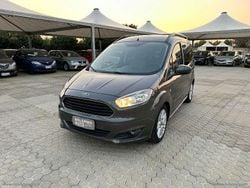 Grigio Usata 2018 Ford Tourneo Courier Monovolume | 9800 € (Buon prezzo)