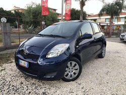 Blu/azzurro Usata 2009 Toyota Yaris Tre volumi | 5000 € (Cara)