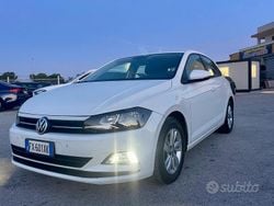 Bianco Usata 2019 VW Polo Comfortline Tre volumi | 11.600 € (Buon prezzo)