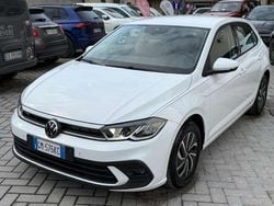Bianco Usata 2023 VW Polo Life Tre volumi | 16.900 € (Buon prezzo)