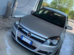 Grigio Usata 2005 Opel Astra Tre volumi | 1000 € (Ottimo prezzo)