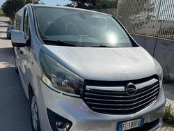 Grigio Usata 2016 Opel Vivaro Monovolume | 12.000 € (Buon prezzo)