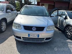 Grigio Usata 2003 VW Touran Monovolume | 2400 €