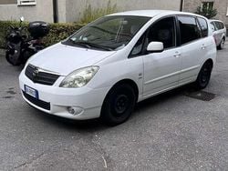 Usata 2003 Toyota Corolla Verso Monovolume | 3500 €